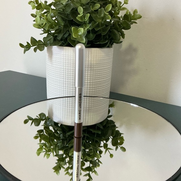 NEW Beauty Bundle Dior, Makeup by Mario and Marc Jacobs - Picture 9 of 9